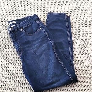 Good American Good Curve skinny jean
